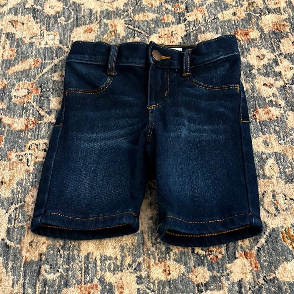 NWOT size 3 Old Navy Bermuda shorts